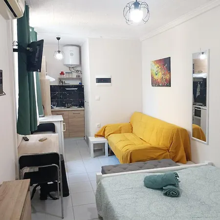 Small In Center For Up To 4 Persons * Rethymno